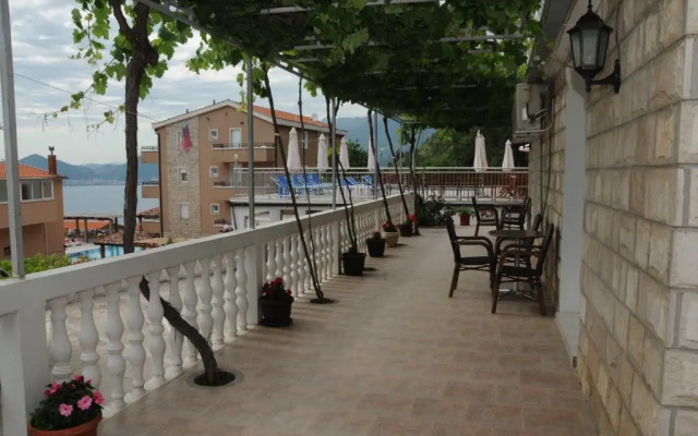 Apartments Dragišić