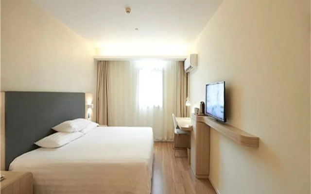 YiJu Hotel (Kaiyuan Jiefang Road)