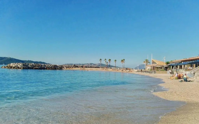 Charming T2 Equipped 1min Walk To Beaches