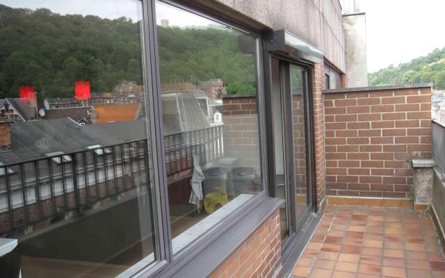 Апартаменты Le Jonruelle - 2 BR Apartment 5th Floor Private Parking Space - ZEA 39153 вид на фасад
