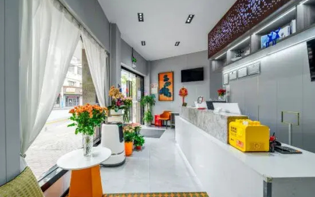 Oriental Rose Hotel (Daning International Shanghai University Store)