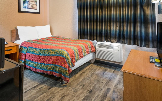 Knights Inn Grand Rapids