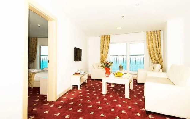 Lamos Hotel