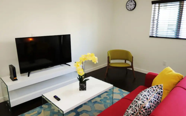 Hollywood Ace Residences