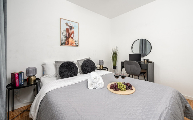 Cozy Apartment with balcony near Museum