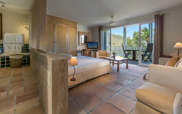 Caye Blanche Guest House