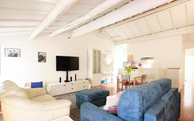 Bianco Apartment