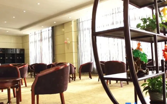Jinqiao Holiday Business Hotel