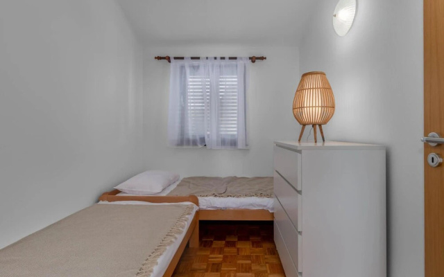 Awesome Apartment in Jadranovo With Wifi and 2 Bedrooms