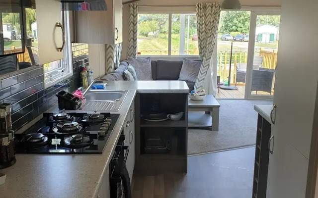 Outstanding 3 bedroom2018model caravan Northampton