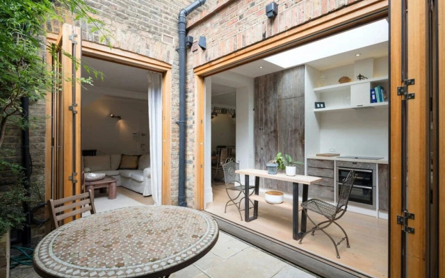 Retreat to a Stylish 1 Bedroom Flat in Chelsea