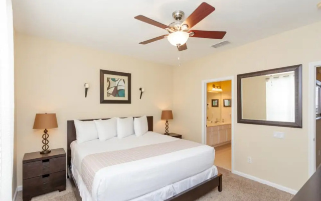 Vista Cay - 8001 Coolbreeze Dr #118