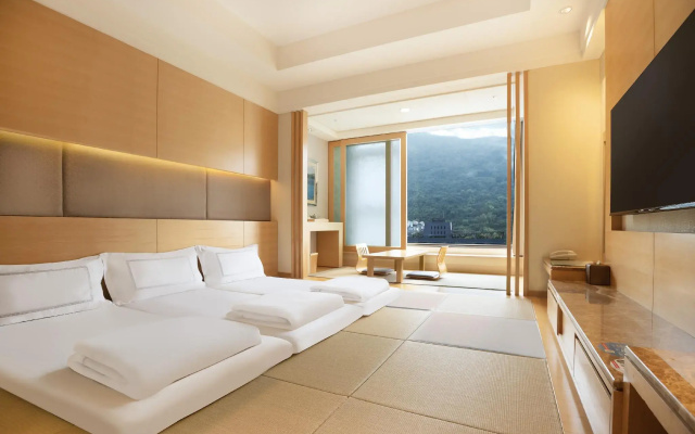 Evergreen Resort Hotel (Jiaosi)