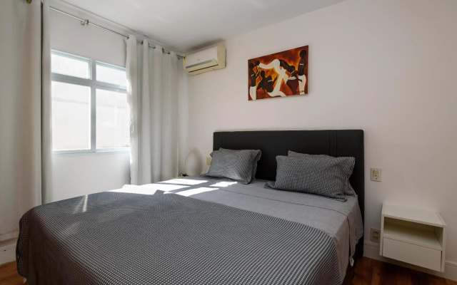 spacious penthouse duplex arpoador