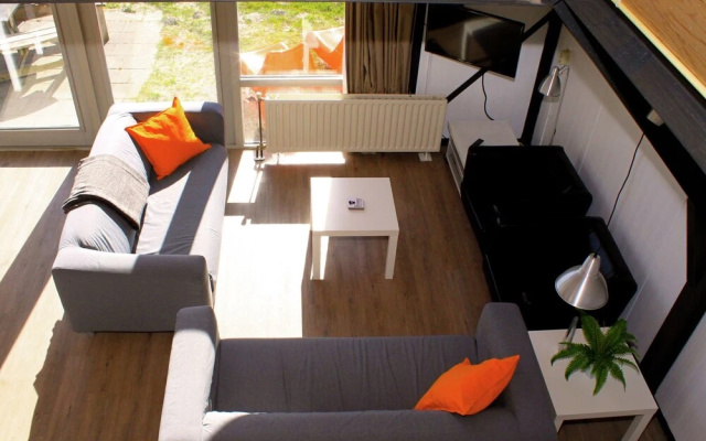 Cozy furnished house with a terrace, on a little beach