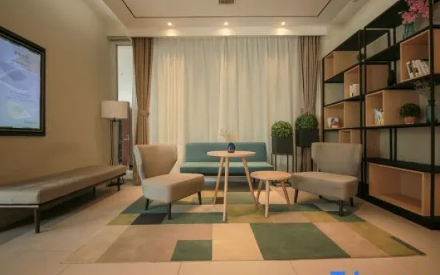 Home Inn Business Hotel (Xuzhou Pei County Investment International Branch)