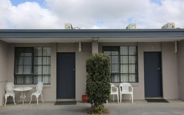 Beaconsfield Lodge Motel