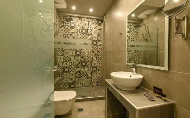 Sunny Luxury Suite Stone