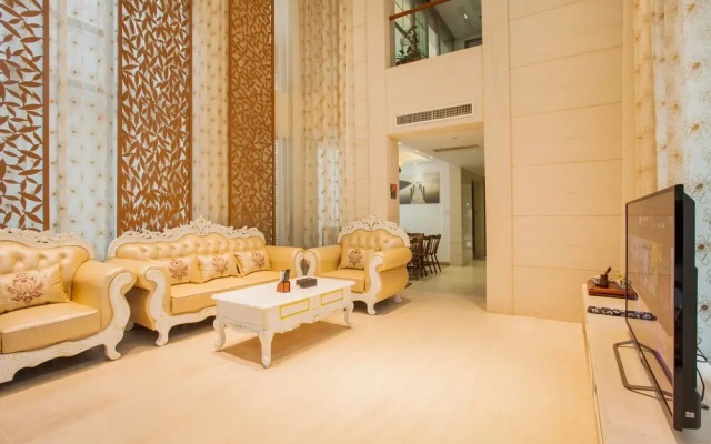 Deluxe Villa in Mingyue Mountain and Stream