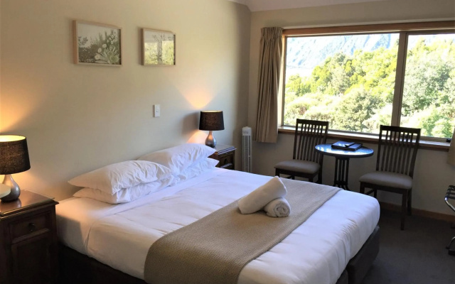 Aoraki Mount Cook Alpine Lodge