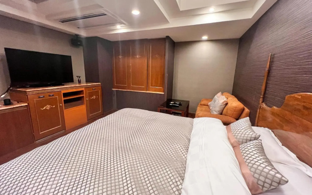 Hotel Crystal Gate Nagoya (Adult Only)