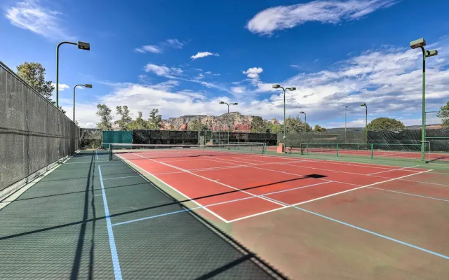 Romantic Sedona Suite w/ Patio < 1 Mi to Trails