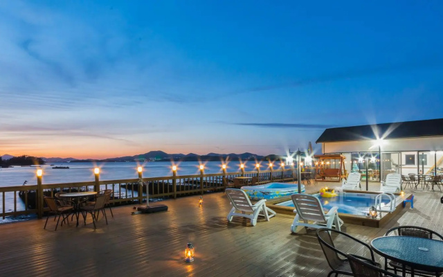 Yeosu Dolsanmaru Pension