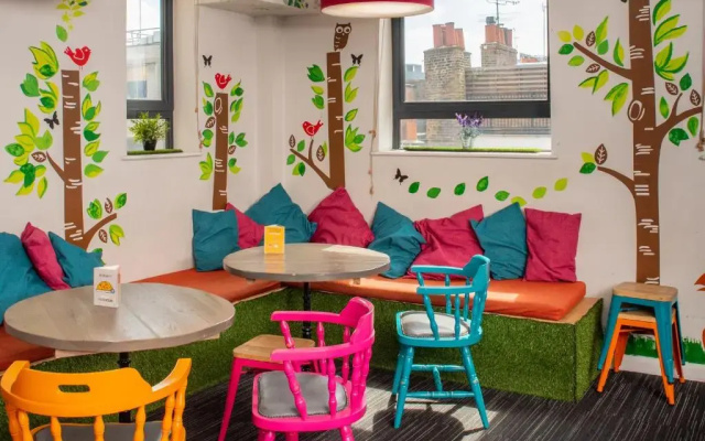YHA London Oxford Street