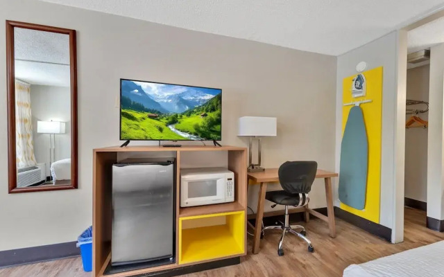 Days Inn Bristol Parkway