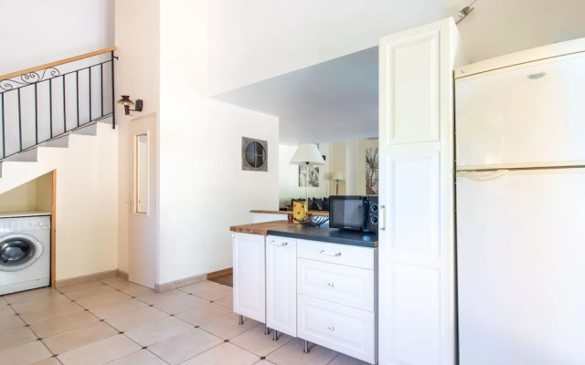 Spacious Holiday Home in La Croix Valmer With Private Pool