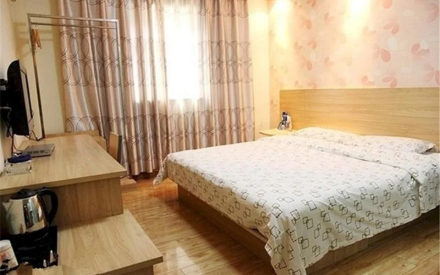 Wuhan Taining Express Hotel