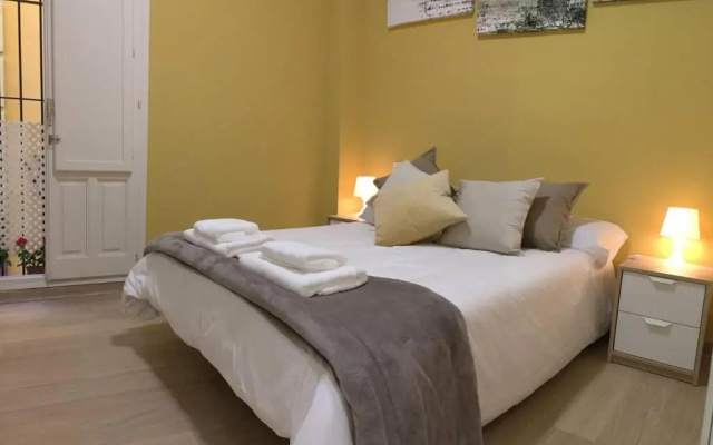 Cozy and well located apartment in the center of Seville