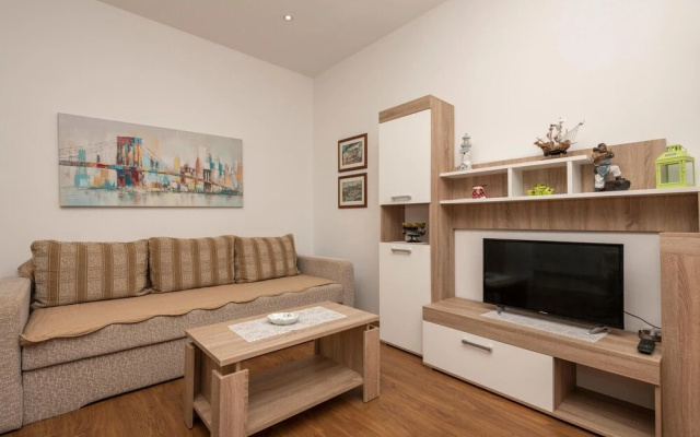 Nice Apartment in Makarska With 1 Bedrooms and Wifi