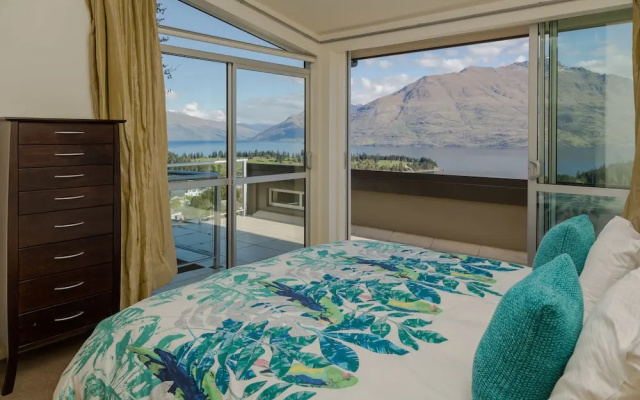 Lake View Villa