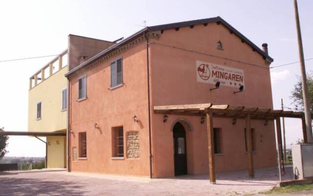 Отель Trattoria Mingaren Albergo Бертиноро вид на фасад