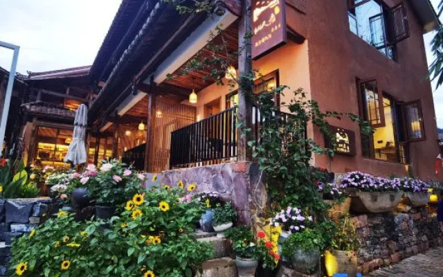 Puzhehei Xianrenju Lake View Homestay