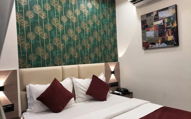 Hotel Paris Plaza