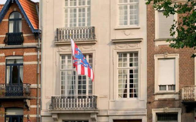 Отель Brugsche Suites - Luxury Guesthouse вид на фасад
