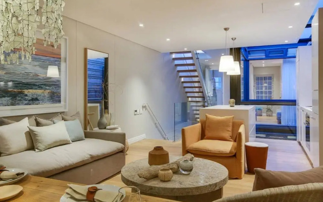 Modern Apartment in the De Waterkant w Rooftop Pool Loader B