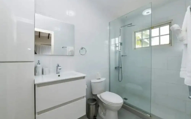 Blue Makini Villa in Noord