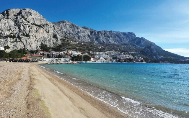 Beautiful Apartment in Omis With