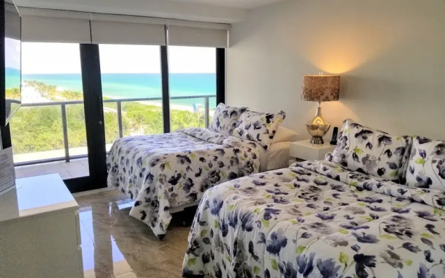 Alexander 802 3 Bedroom Apts by RedAwning