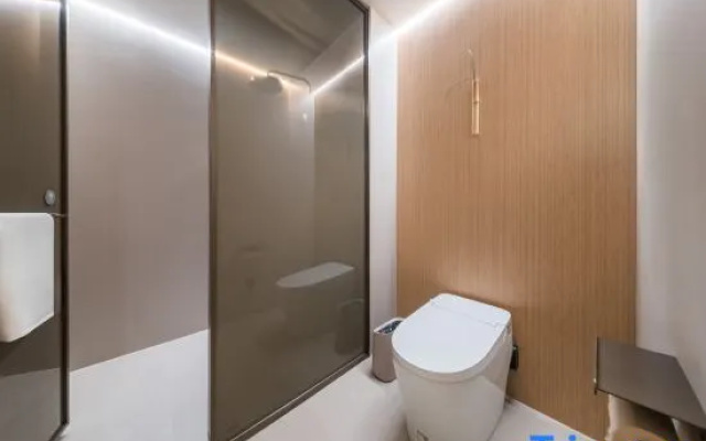 JI Hotel (Hulunbuir Hailar Airport Genghis Khan Square)