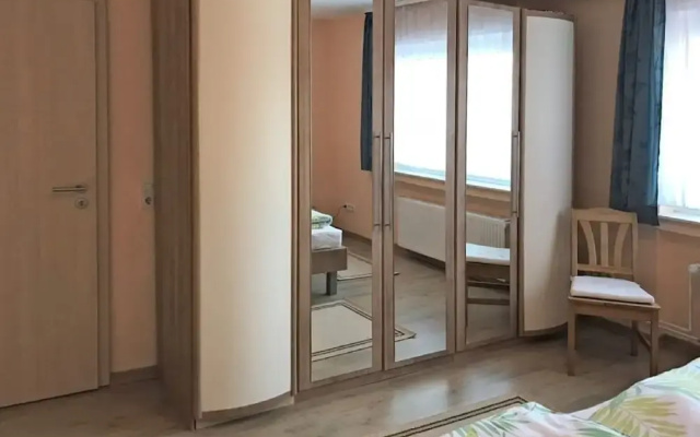 Cozy Apartment in Ellar With Garden