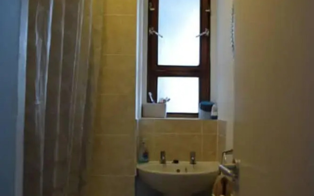 Cosy 4 Bedroom Flat in Kennington