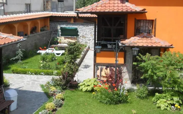Guest House & Tavern At The Ladys (Chorbadzhiyka)