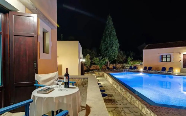 Group Accomodation, Heliopetra Studios And Houses