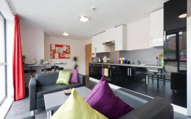 Summer Hostels - Beaverbank (Campus Accommodation)