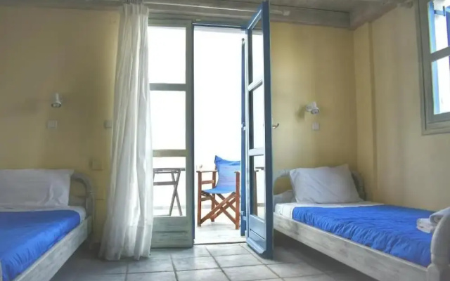 Santorini Breeze