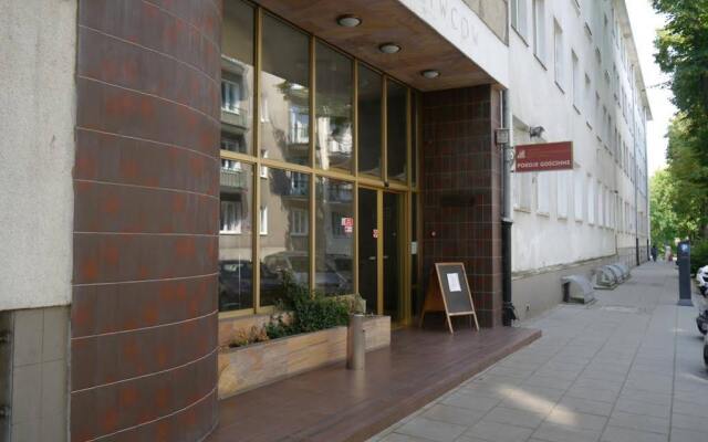 Отель Centrum Szkoleniowo-Konferencyjne Społem вид на фасад